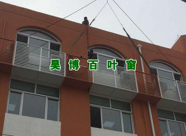 給首都兒科醫院安裝的（de）空調罩