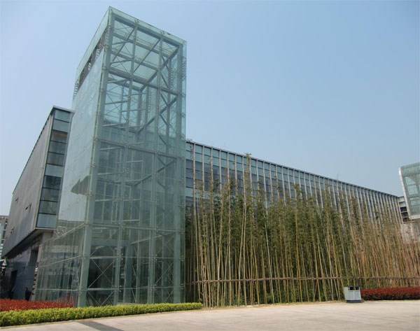 導軌式升降平台（tái）-濟（jì）南www.17c.com 起草升降機械有限公司（sī）